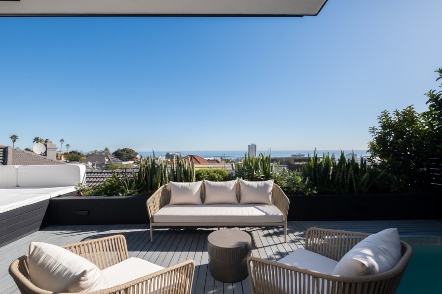 6 Bedroom Property for Sale in Fresnaye Western Cape